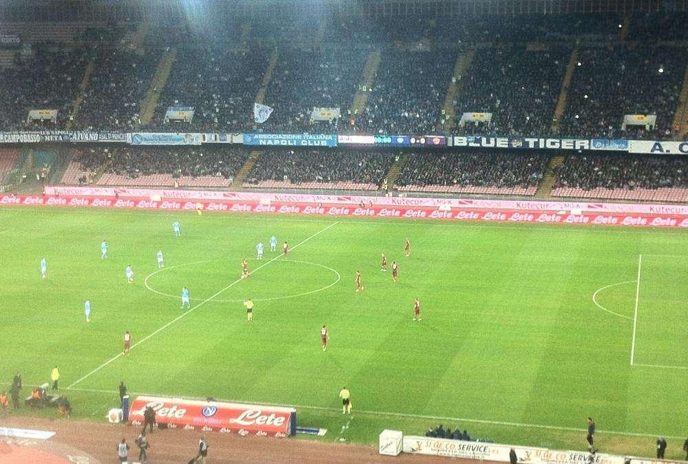 Napoli-Inter, marea azzurra: record di spettatori, controlli già in autostrada e scorta ai bus