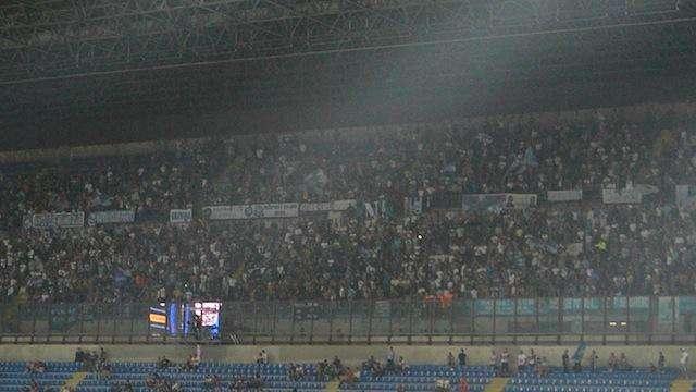 Sputi e insulti sui giornalisti napoletani al Meazza