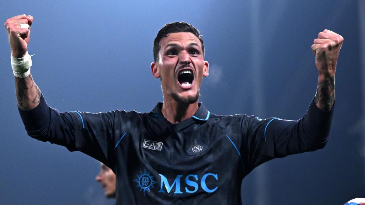 Tris Napoli! Rafa Marin di testa firma il 3-1!