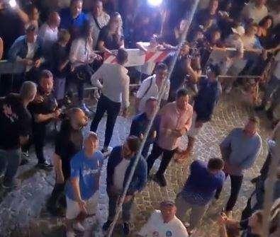 VIDEO - "Zielinski, 'o panaro!", il polacco scopre la tradizione napoletana: le immagini sono virali
