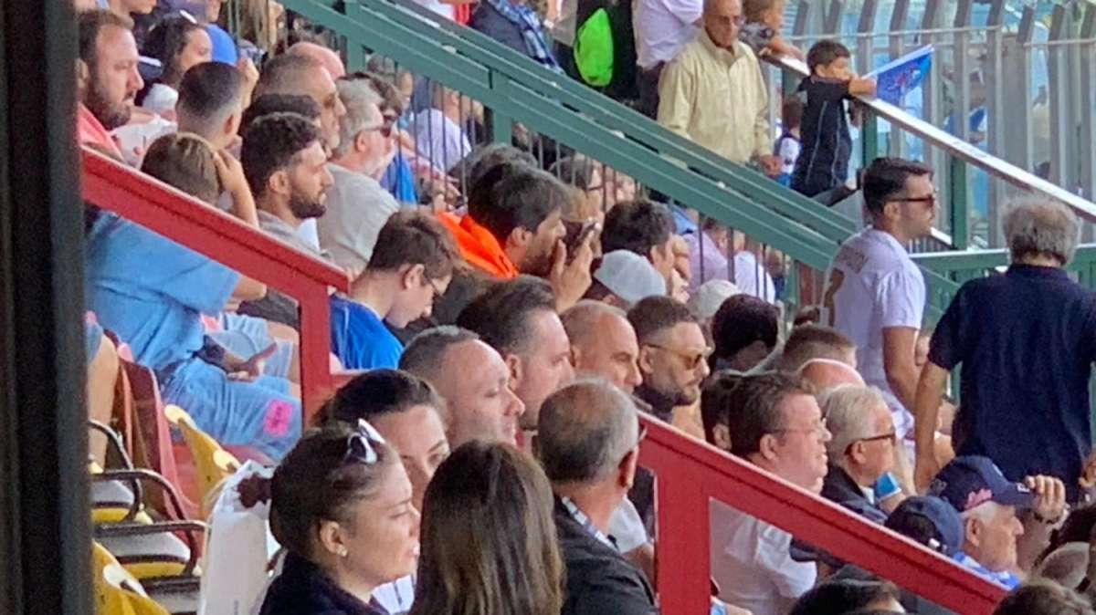 FOTO TN - Castel di Sangro, in tribuna anche l'agente di Di Lorenzo, Politano e Mario Rui