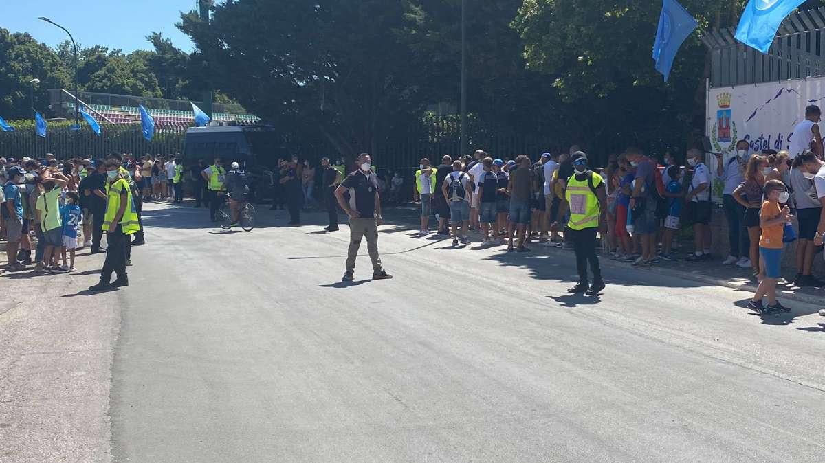 Ultrà in ritiro, chiesto e ottenuto un incontro distensivo con Spalletti e due azzurri: i dettagli