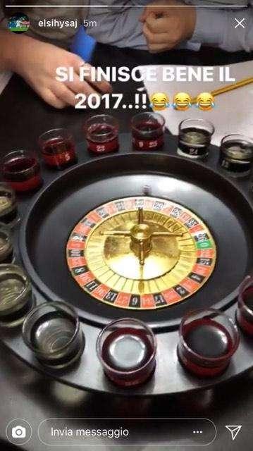 FOTO - "Si finisce bene il 2017": Hysaj, il capodanno e la roulette alcolica...