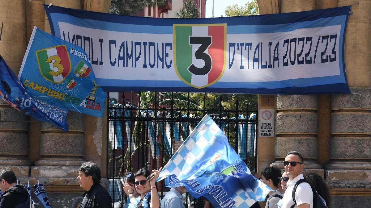 Boom di turisti per lo Scudetto del Napoli: il tricolore porta 3mln al giorno alla città