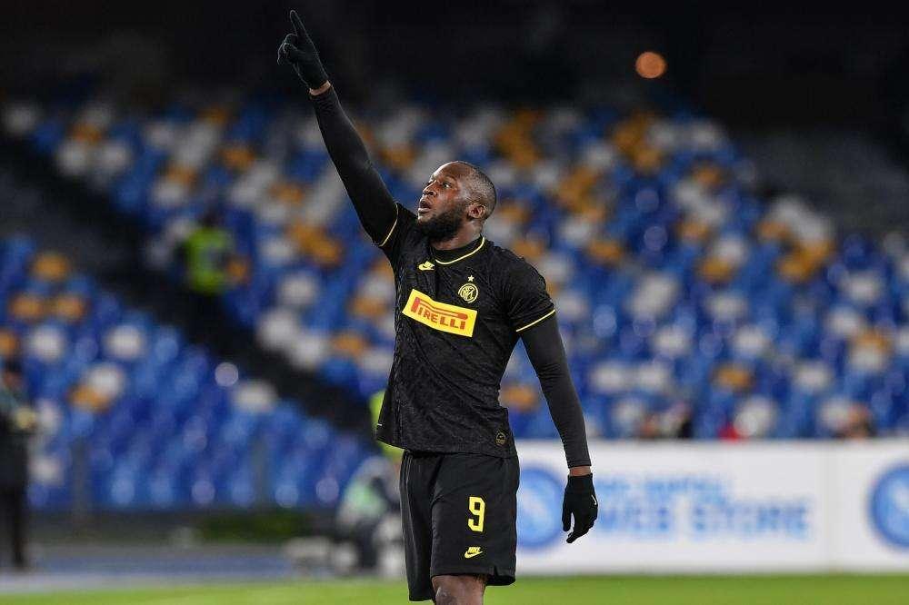 RILEGGI LIVE - Napoli-Inter 1-3 (14', 32' Lukaku, 39' Milik, 61' Lautaro): azzurri sconfitti nella prima del 2020!