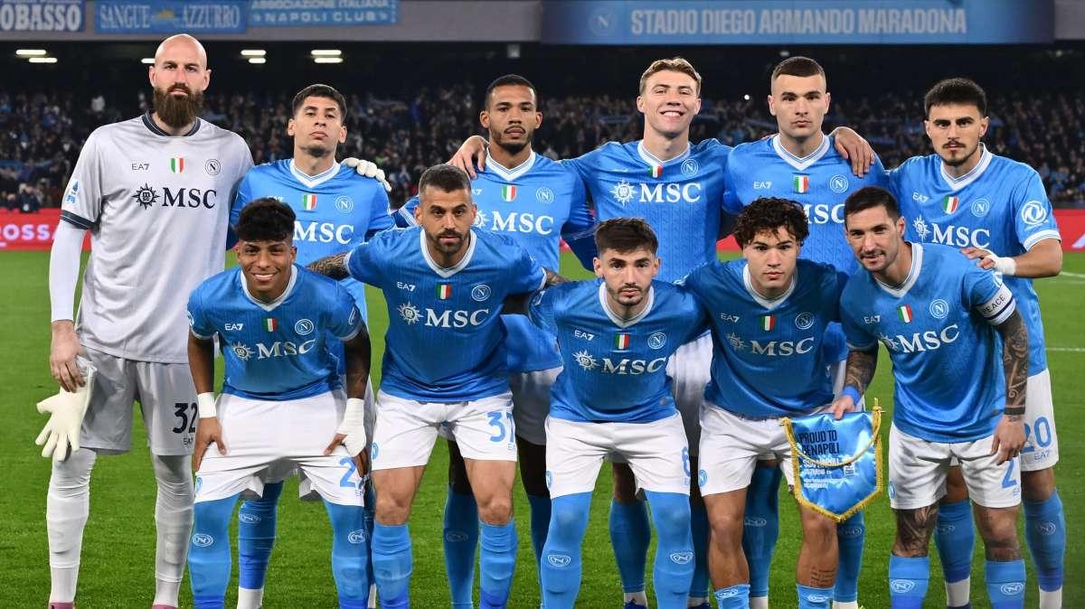 Calcio in Tv, le gare trasmesse oggi: in campo due giocatori del Napoli 