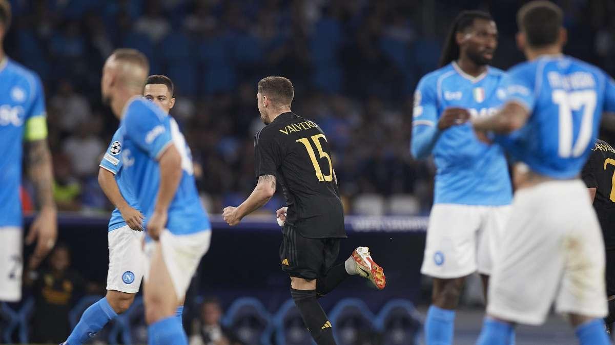 Real fortunato, Napoli a testa alta