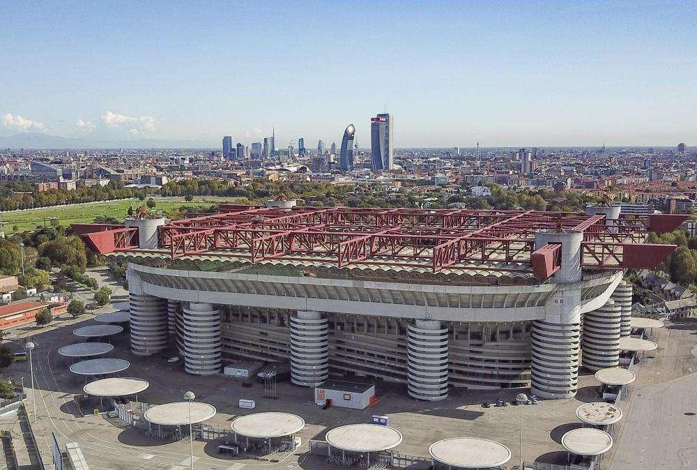 Euro 2032 solo in nuovo stadio! Anche San Siro manca dei requisiti Uefa