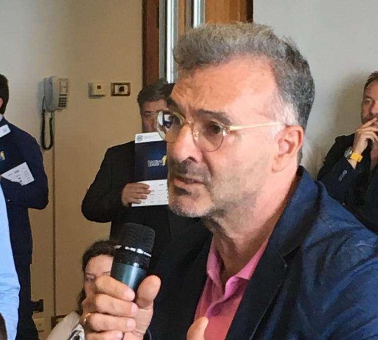 Casale in disaccordo con Ancelotti: "4-3-3 modulo migliore per il Napoli"