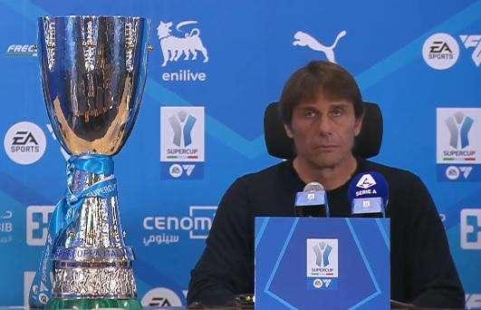 Conte in conferenza: "I ragazzi trasudavano voglia di vincere e fare la storia. A Bologna mi ero arrabbiato..."