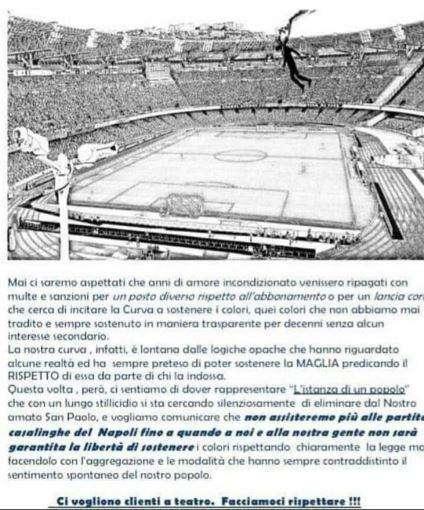 FOTO - Clamorosa protesta Curva A: "Ci vogliono clienti a teatro, diserteremo tutte le gare al San Paolo!"