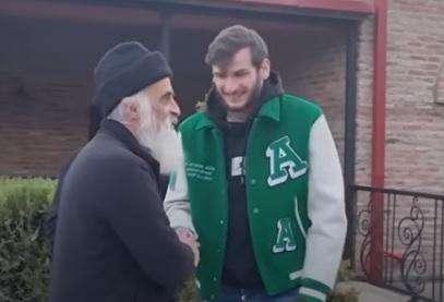VIDEO - Kvara e la sua Nitsa in visita al monastero di Samtavro