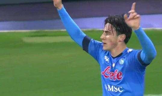 FOTO - Elmas omaggia Pandev: "Non ho parole per descriverti, sei una leggenda”