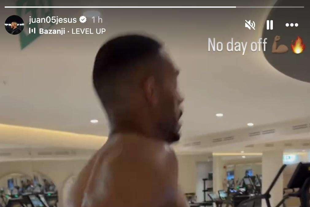 Anche Juan Jesus si allena nel giorno di riposo: "No day off"