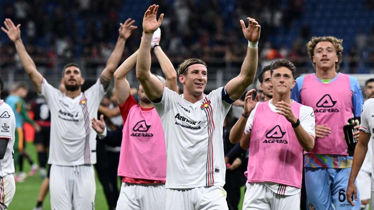 Cremonese scatenata, si fa rimontare dal Sassuolo ma poi trova il 3-2 al 93'