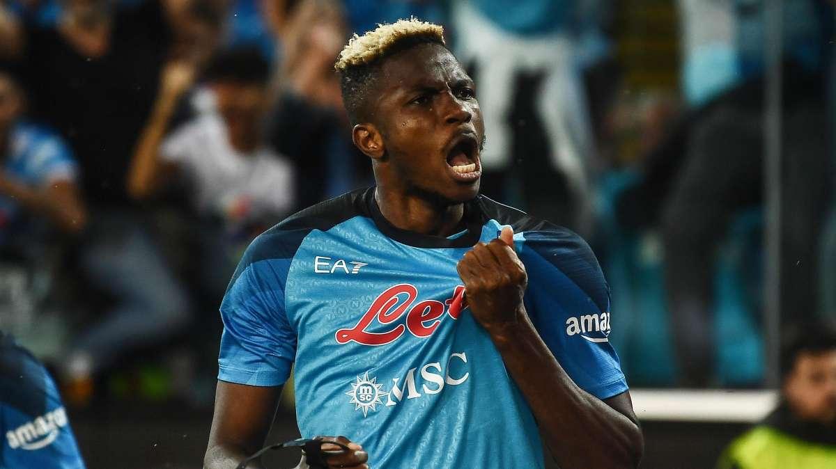 FOTO - Scudetto Napoli, omaggio a Osimhen: splendido murale a Castel Volturno
