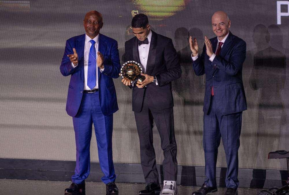 Pallone d'oro africano, Hakimi batte Salah e Osimhen: l'ex azzurro finisce terzo