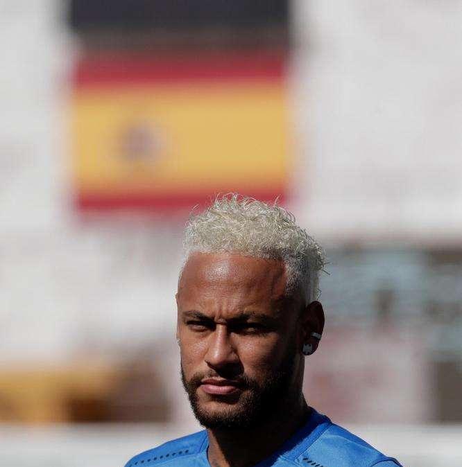 Neymar, il PSG blocca la trattativa col Barcellona: si riaccende la pista Real Madrid