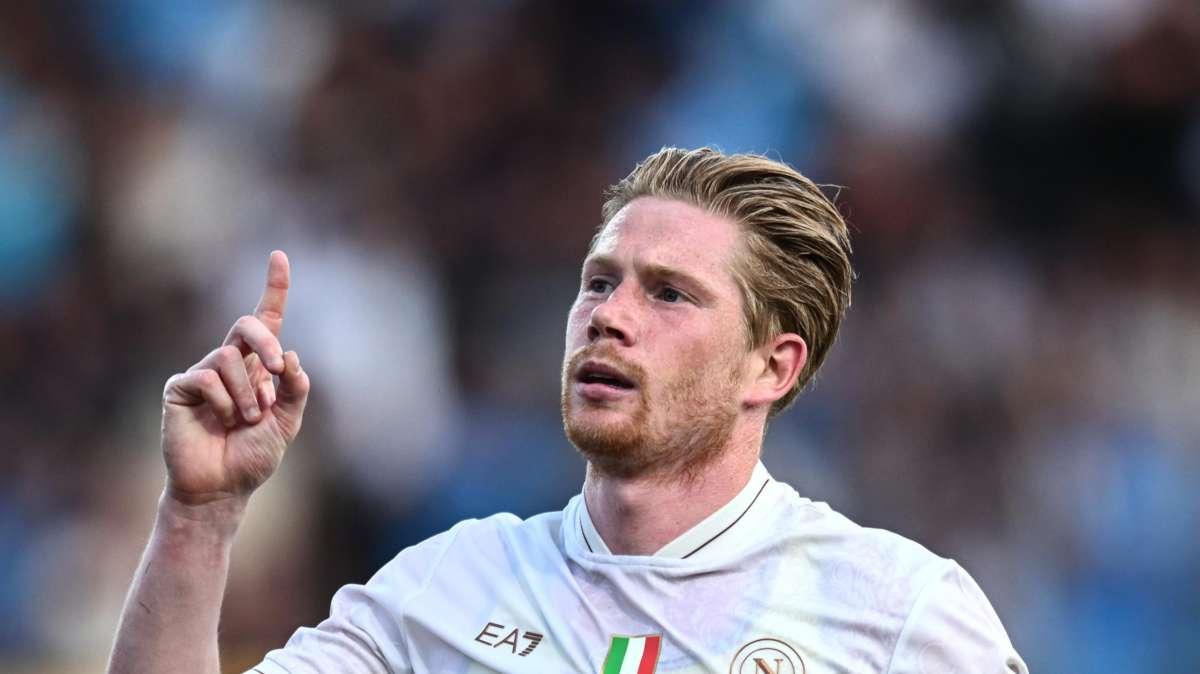 “De Bruyne show, si è già preso il Napoli!”, così i quotidiani nazionali su Napoli-Girona