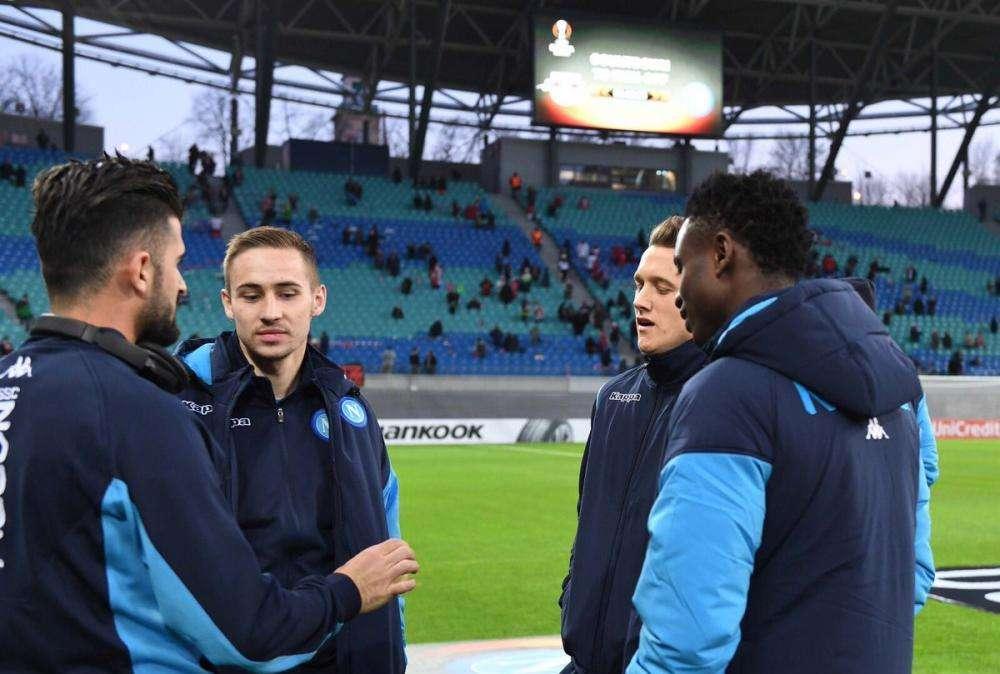 FOTO - Napoli sul prato della Red Bull Arena: ecco lo scatto con quattro azzurri