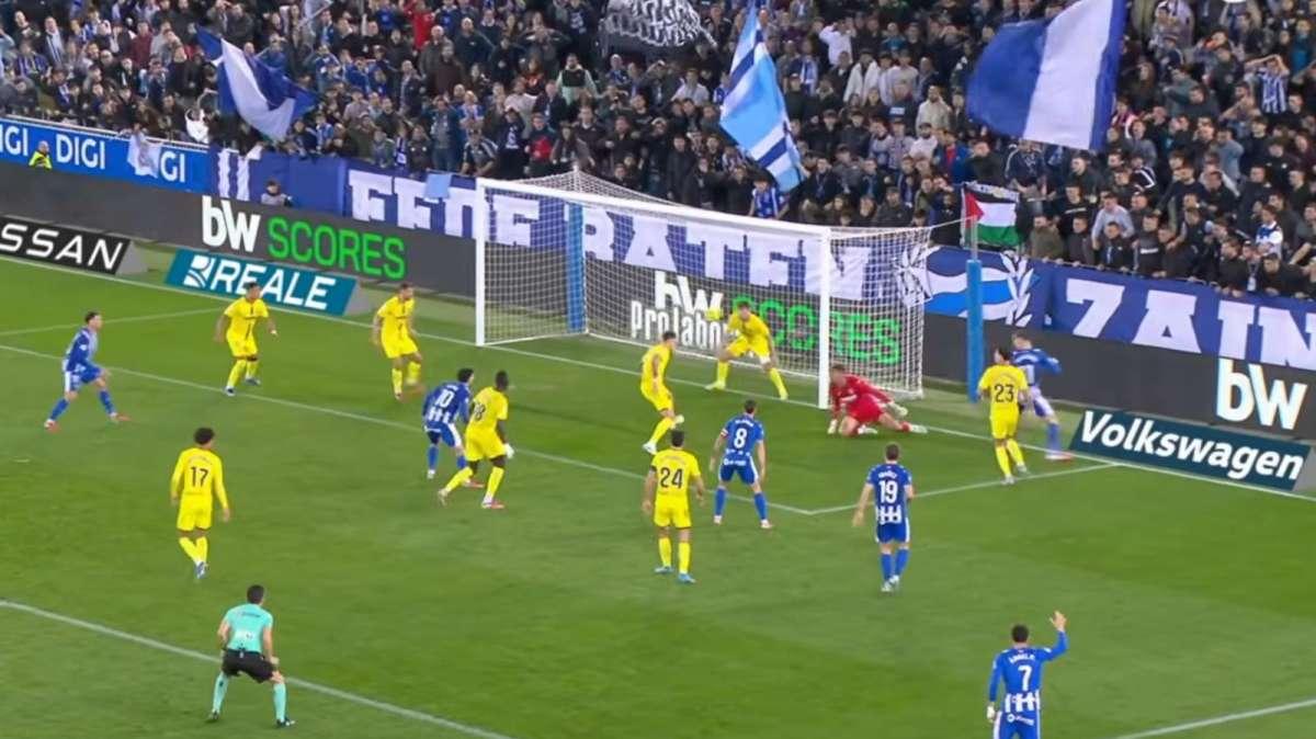 Rafa Marin, autogoal in Villarreal-Alaves: l'ex Napoli protagonista in negativo