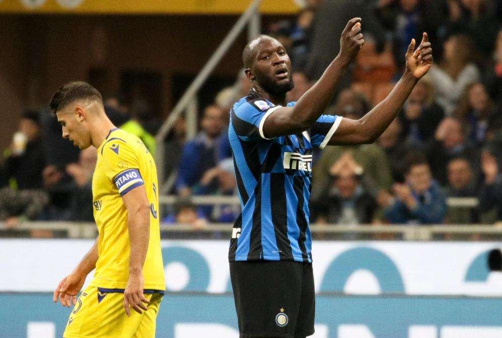Razzismo, Lukaku sbotta: "Serie A e Uefa devono fare di più, non basta alzare il cartello!"