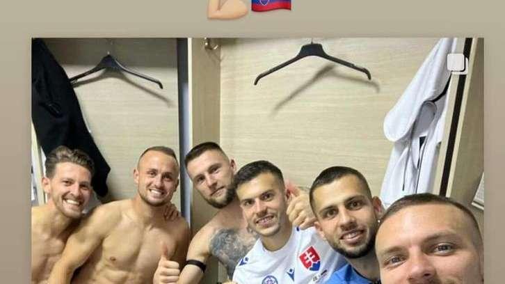 Sospiro di sollievo per Lobotka? Lo slovacco sorridente nel post-gara e senza fasciatura