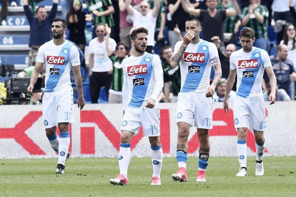 2017, MAGGIO AZZURRO - L'onda d'urto partenopea non basta, per il Napoli si prospettano i preliminari di CL