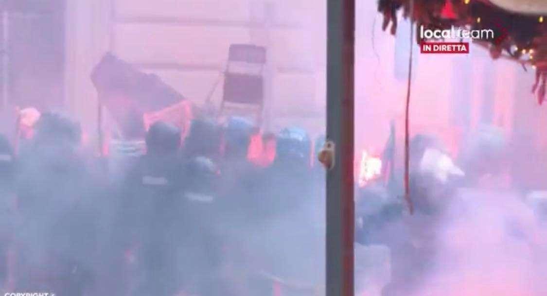 Il Messaggero - Autogrill A1 blindati: si temono nuovi scontri tra ultrà Napoli e Roma