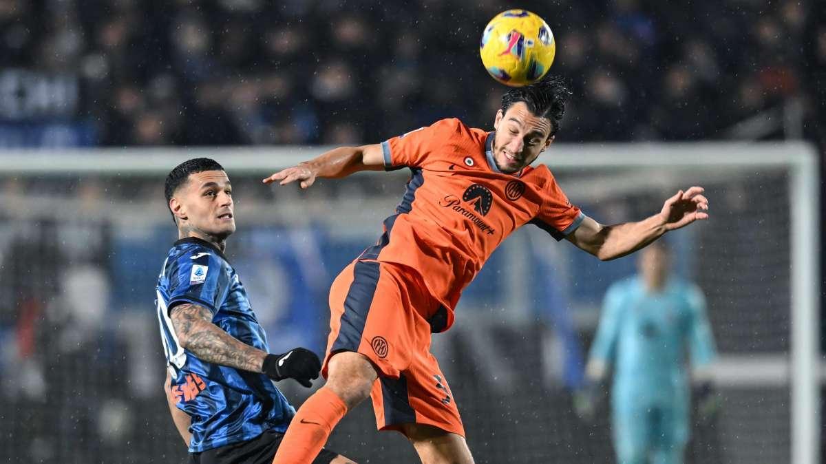 Gazzetta carica l'Inter: "Darmian-De Vrij-Acerbi per scacciare via la paura di Kvara e Osimhen"