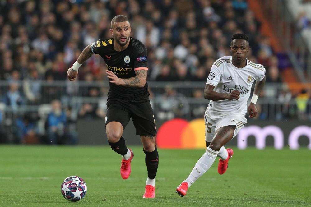 Stop alla quarantena per organizzare festino: nei guai un calciatore del City