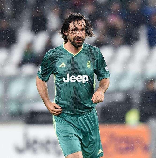Pirlo spinge Sarri alla Juve: "È l'uomo ideale, ma bisogna fare i conti col Chelsea"