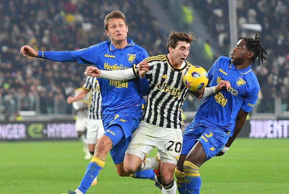 La Juventus perde un centrocampista: si fa male Miretti, c'è frattura