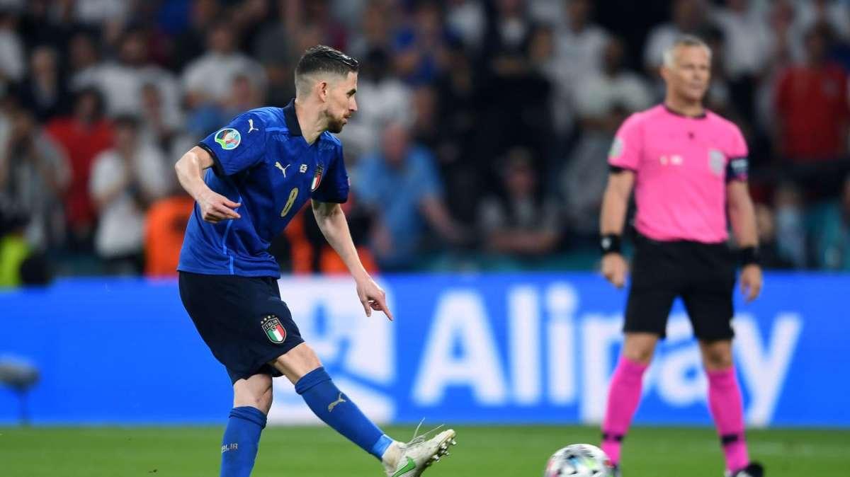 Jorginho: "Rigore sbagliato? Per fortuna che abbiamo quel fenomeno di Donnarumma"