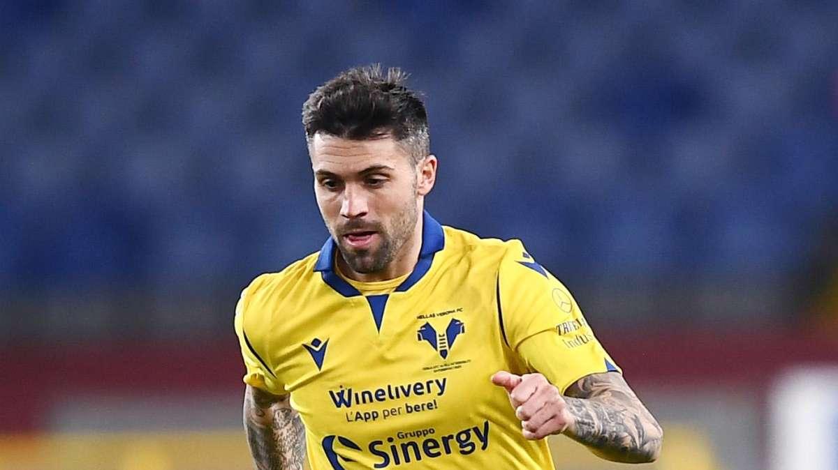Rosso per Bessa: Napoli in superiorità numerica per l'assalto finale