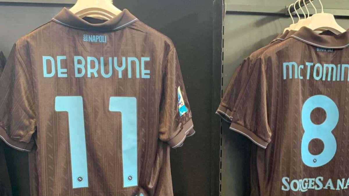 Castel di Sangro, terza maglia già in vendita nello store: le prime immagini