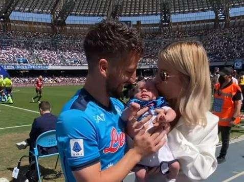 VIDEO - "Olé olé olé olé Ciro Ciro", il Maradona pazzo di baby Mertens