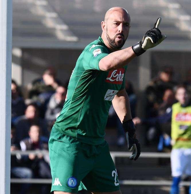 Gazzetta - Reina-Napoli, divorzio incombente a giugno: il Milan s'è già mosso per lo spagnolo