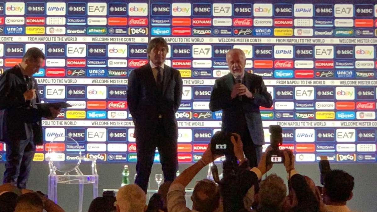 Standing ovation per Conte: “Scontenti? Napoli sia meta e non club di passaggio!”