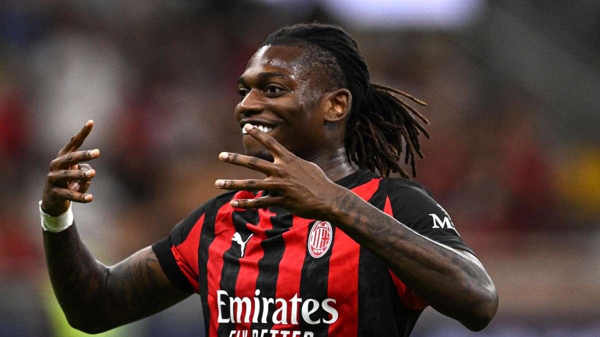 Milan, Leao in panchina col Napoli? Ecco quando sarà valutata la sua condizione