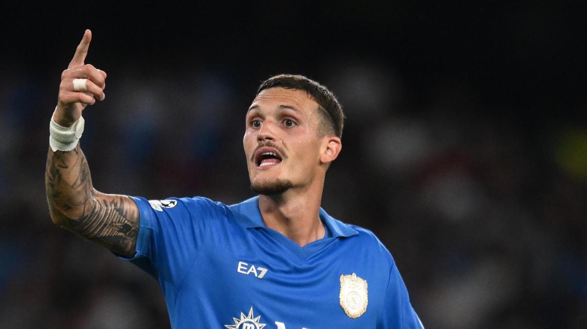 Rafa Marin pazzo di Napoli: "Impressionante dal primo giorno, c'è calcio ovunque!"