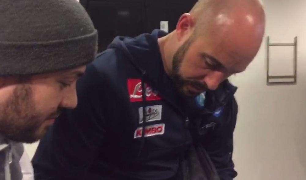VIDEO TN - Reina e Mario Rui incontrano dei tifosi a San Siro: "Mollare? Mai!"