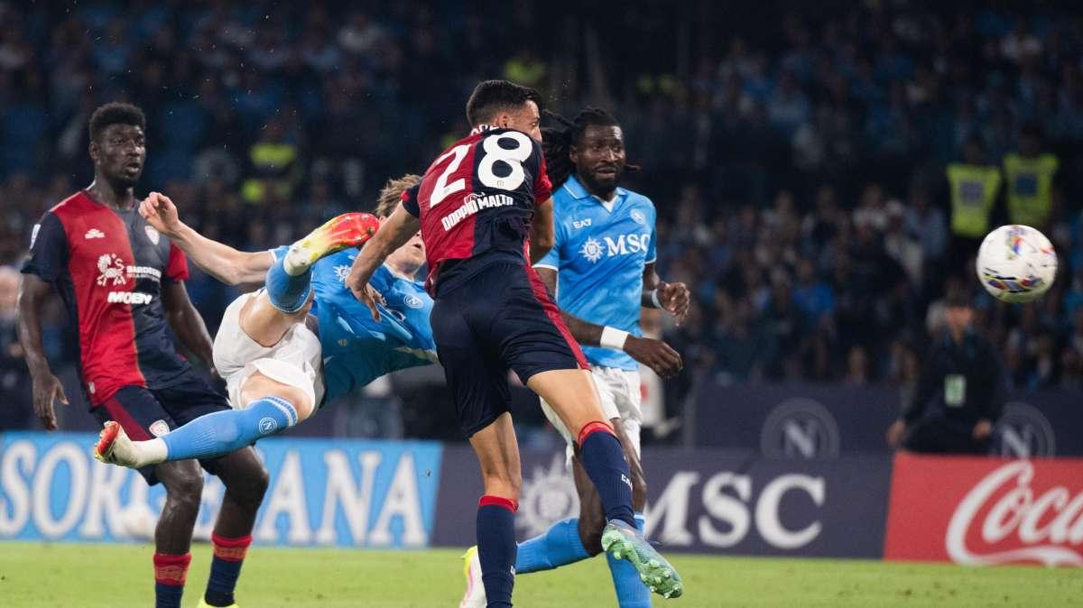 La rovesciata di McTominay e Orsolini-Inter in Top-3 gol dell'anno: la classifica