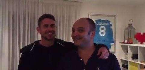 VIDEO - Iodice scherza con Jorginho, il centrocampista risponde: "''O nonn sta buon!"