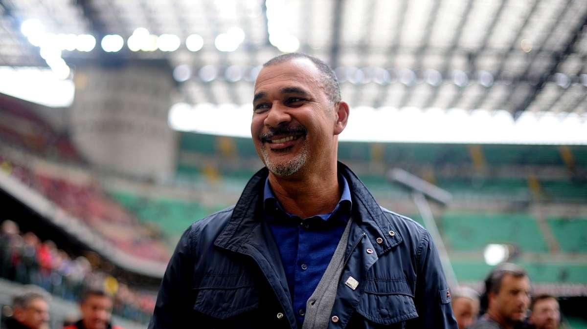 Gullit crede nello scudetto del Napoli: "Ha due vantaggi rispetto alle altre"