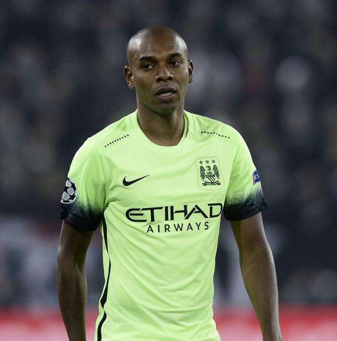 Man City, Fernandinho: "Col Napoli sarà una grande sfida, avranno il loro pubblico ma dobbiamo vincere..."