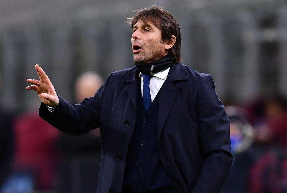 VIDEO - Juve-Inter, il dito medio di Conte: le immagini incastrano il tecnico 