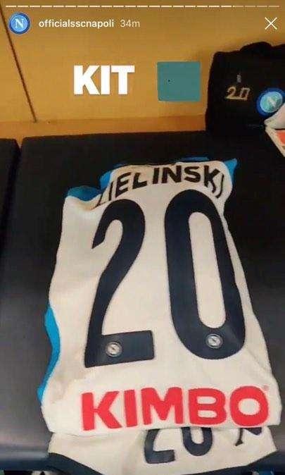 FOTO - Napoli stavolta in bianco: il club svela la divisa per il return match col Barça