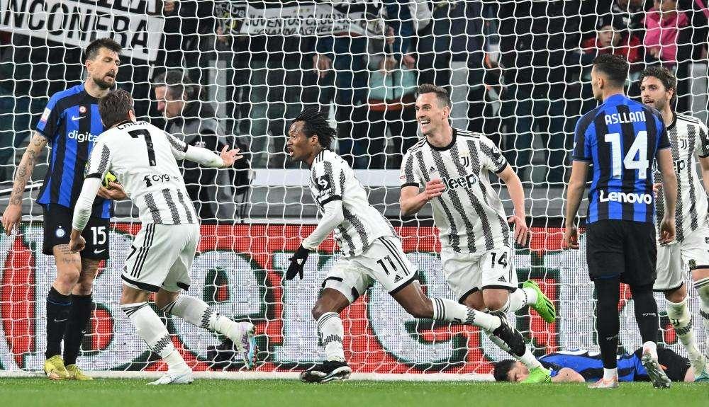 Cuadrado verso l'Inter, la rabbia dei tifosi sui social: "Non sarai mai uno di noi"