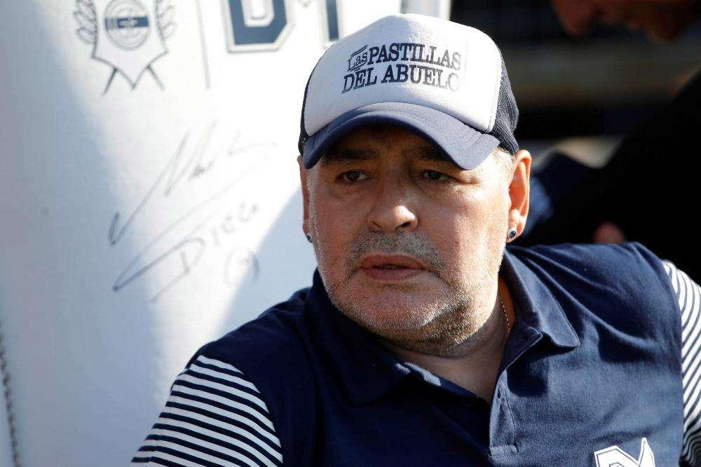 Maradona, gli auguri di De Magistris: "Col tuo genio hai portato i napoletani dove sognavano"